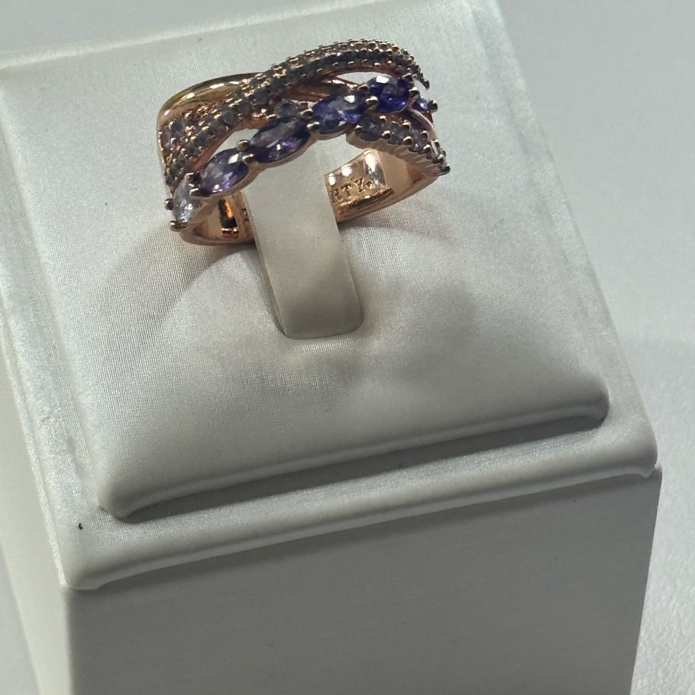 Elegant Purple and Gold Women's Ring